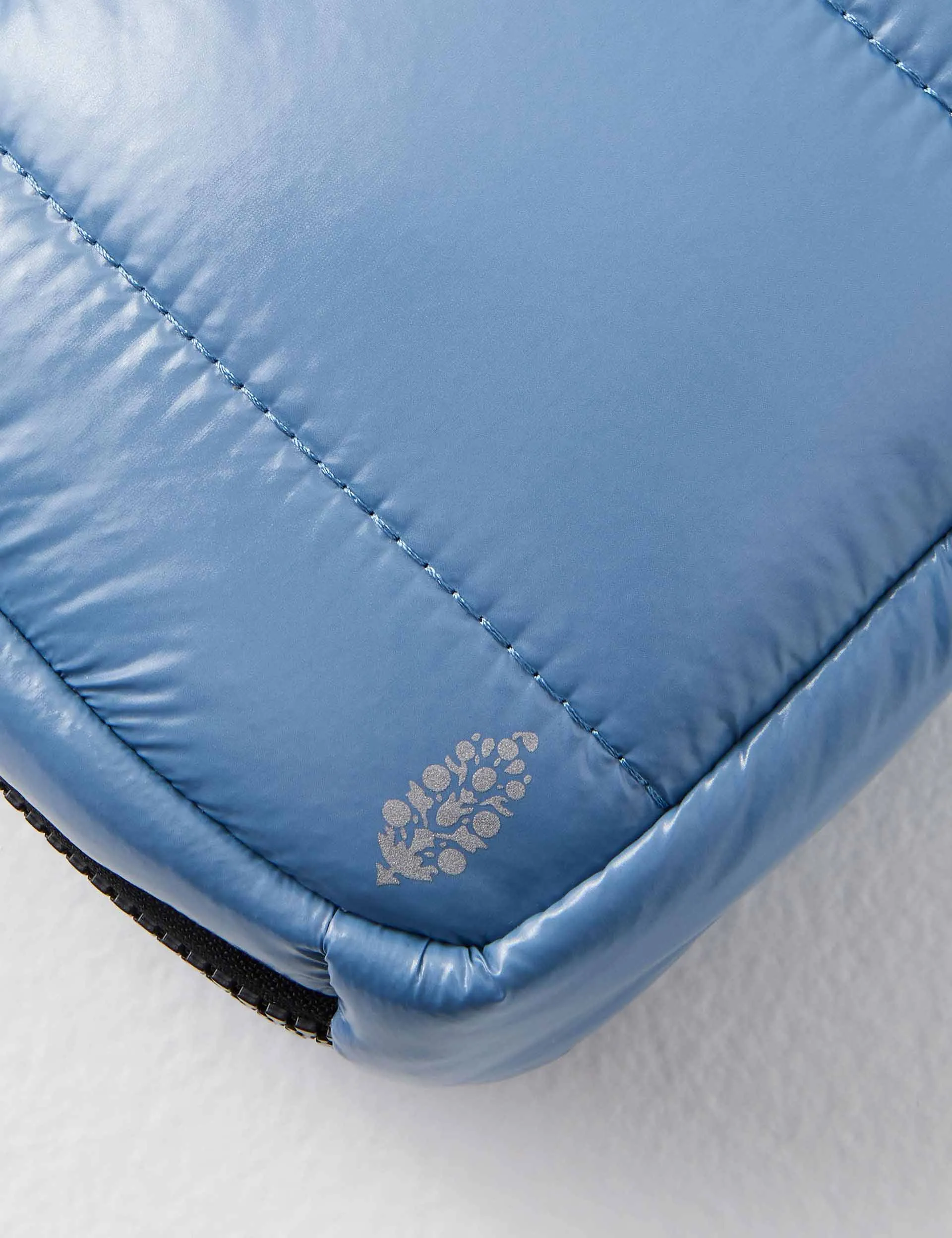 High Peak Convertible Pouch - Falling Water