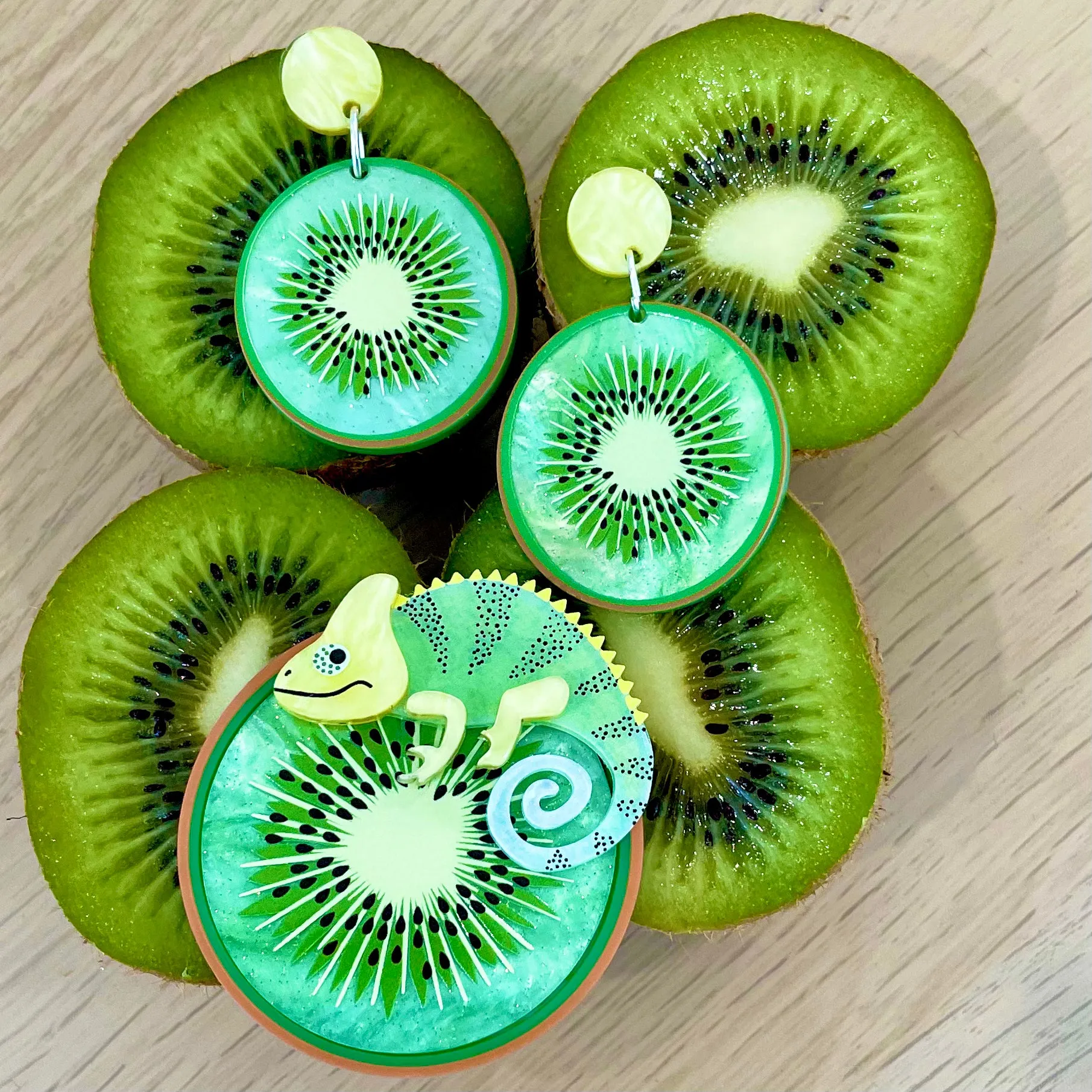 Kiwi 🥝 fruit - Brooch