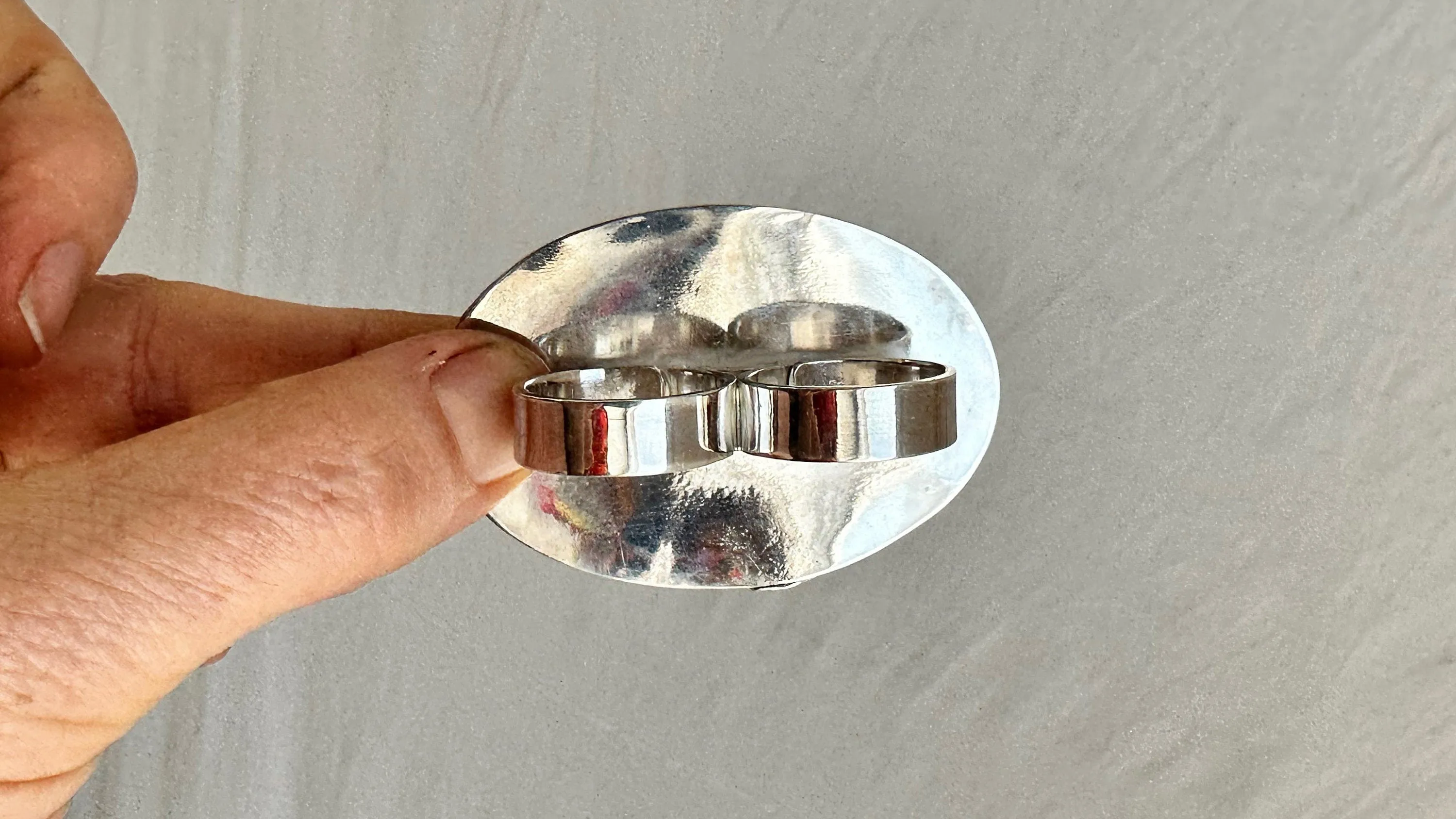 Labradorite Two Finger Ring. Adjustable. Gorgeous Flash. 0372