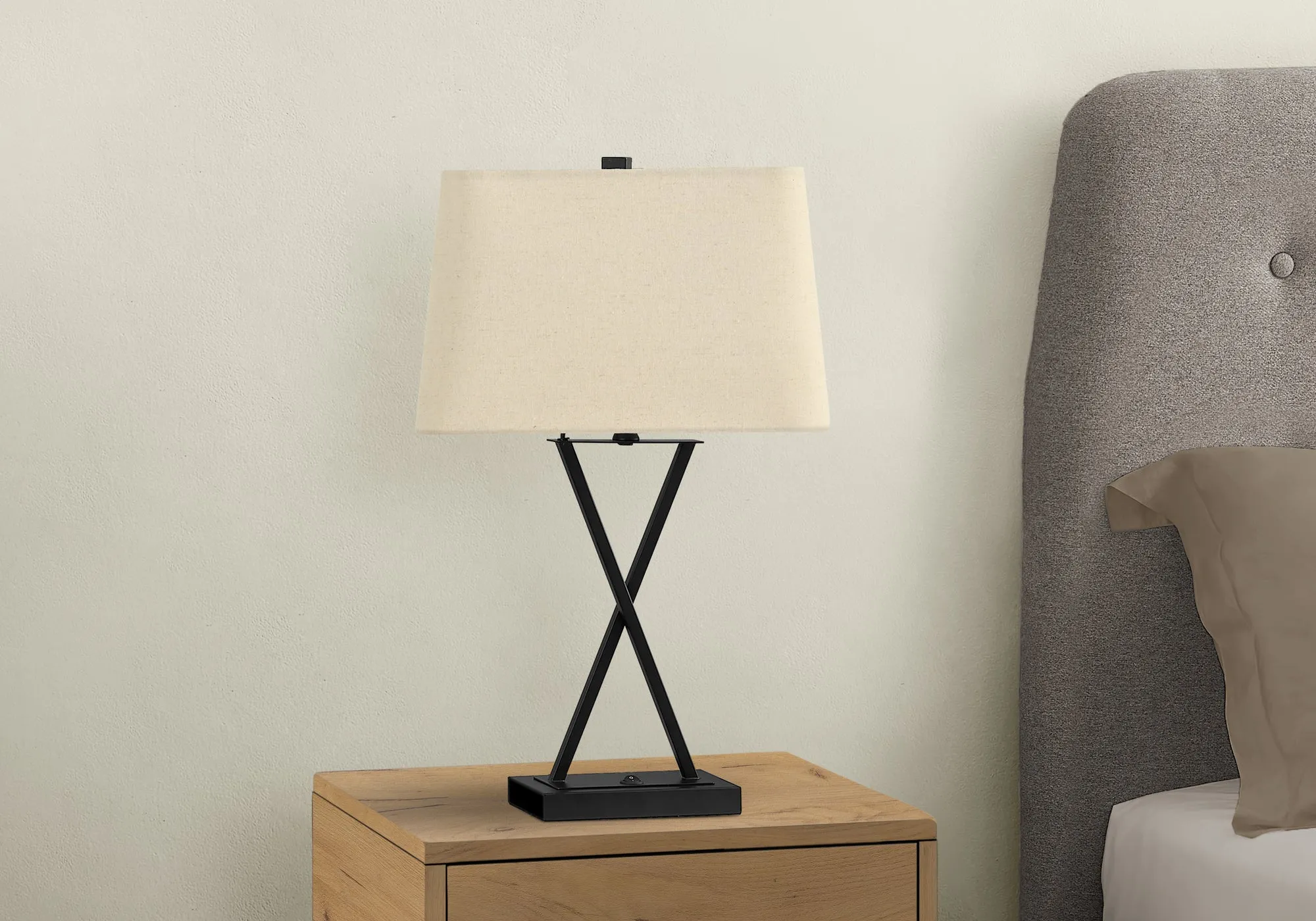 Lighting, 25"h, Table Lamp, Usb Port Included, Black Metal, Beige Shade, Transitional