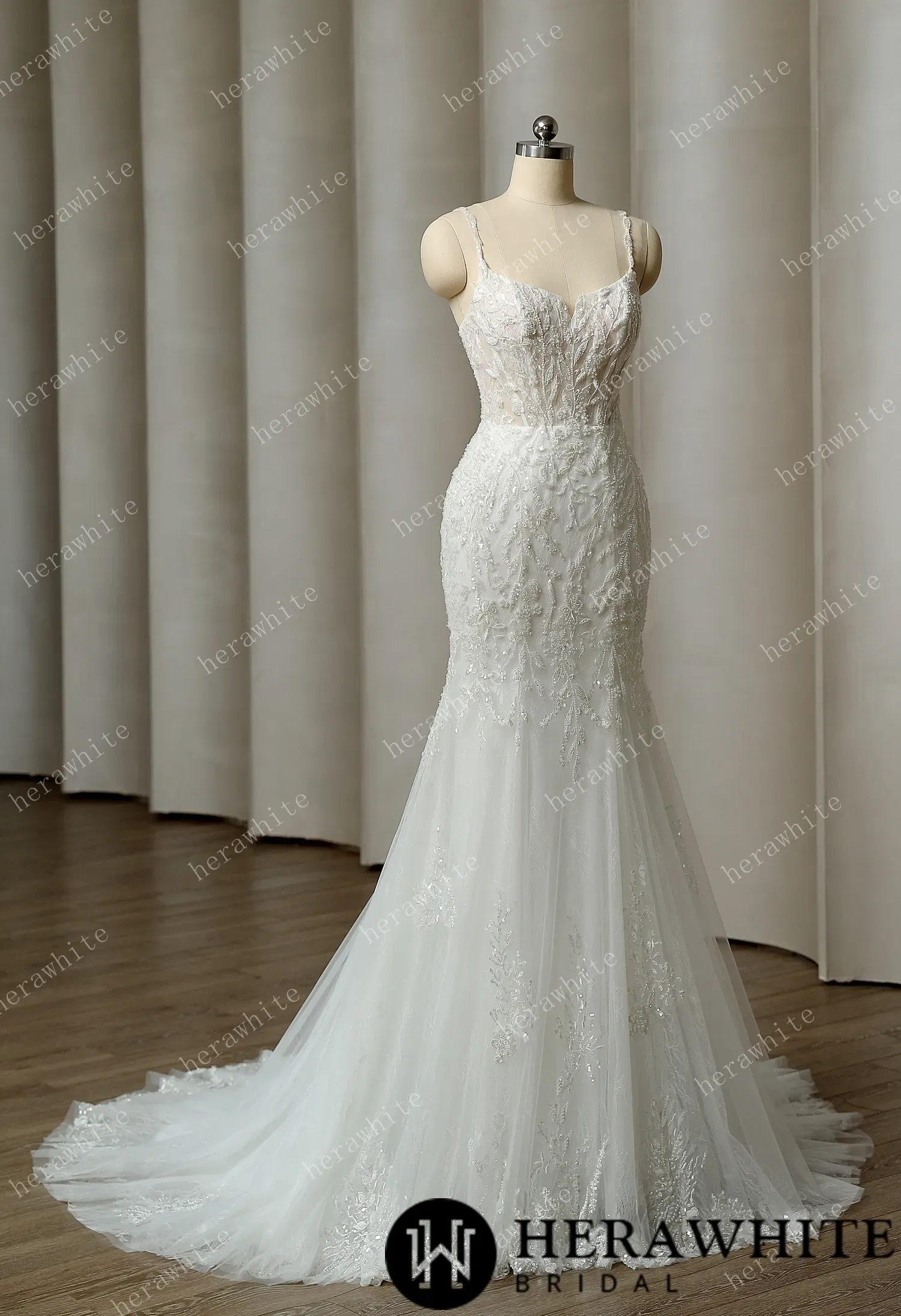 Timeless Elegance: Mermaid Wedding Dress with Intricate Details