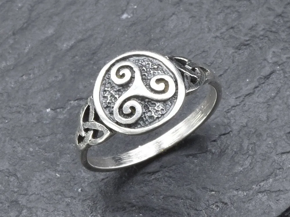 Triskelion Silver Ring - Silver Celtic Ring - Vintage Symbolic Ring