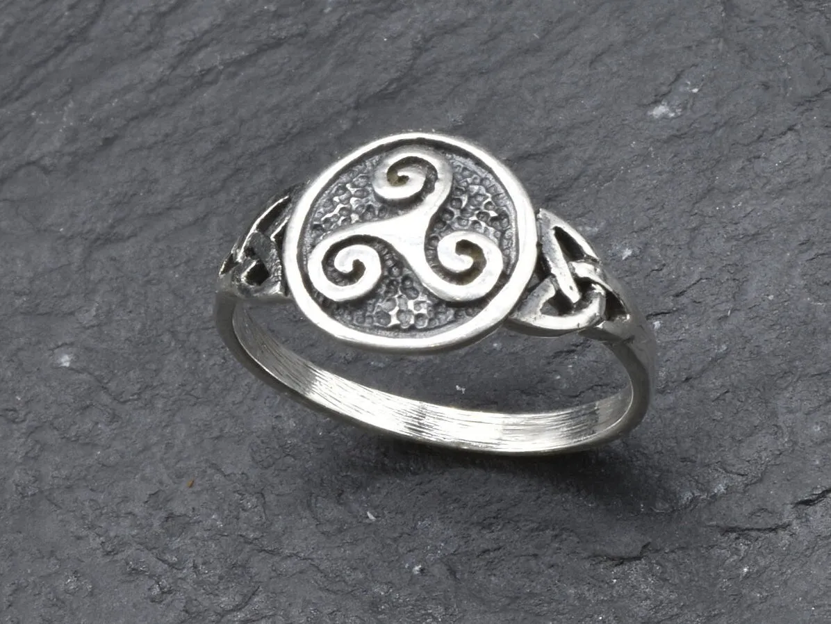 Triskelion Silver Ring - Silver Celtic Ring - Vintage Symbolic Ring